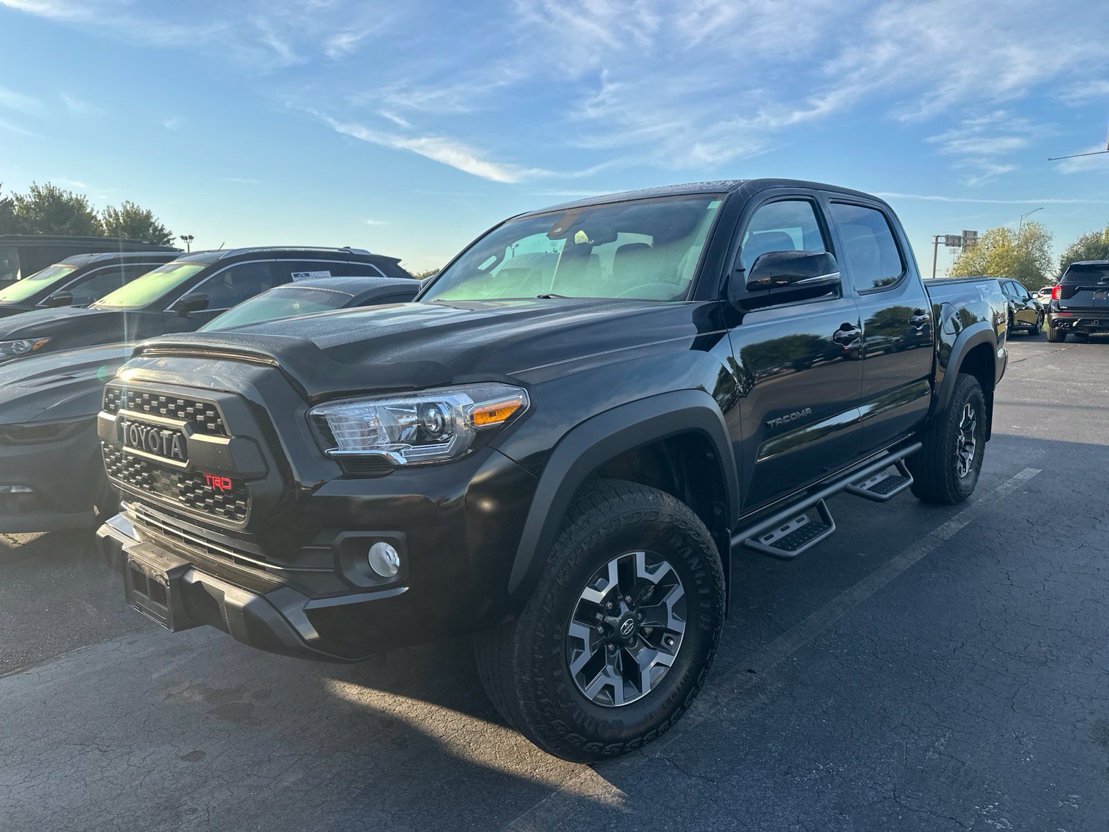 Used 2023 Toyota Tacoma TRD Off-Road w/ Technology Package AWD/4WD image 1