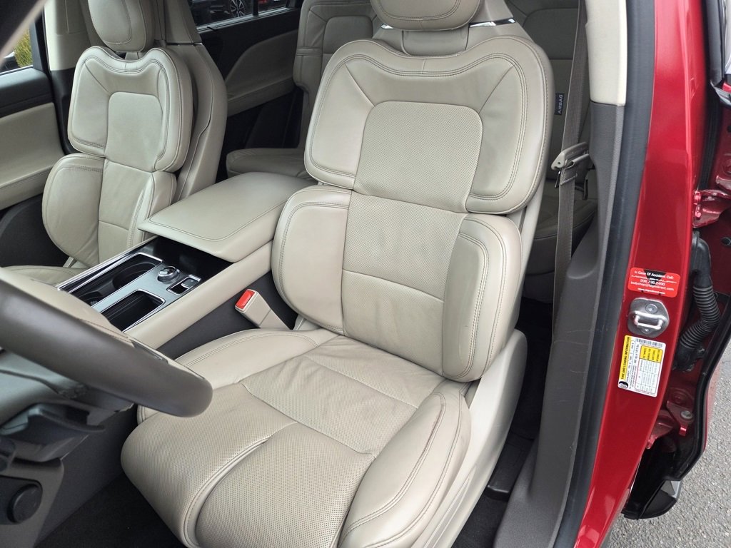 Used 2020 Lincoln Aviator Reserve w/ Equipment Group 201A image 11