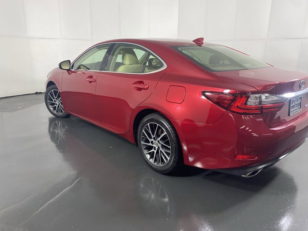 Used 2016 Lexus ES 350 w/ Luxury Package w/Wood Trim image 8