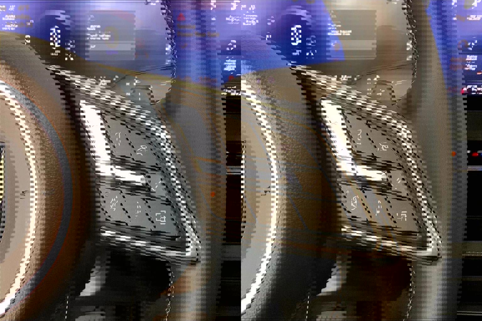 Used 2025 Buick Enclave Preferred image 19