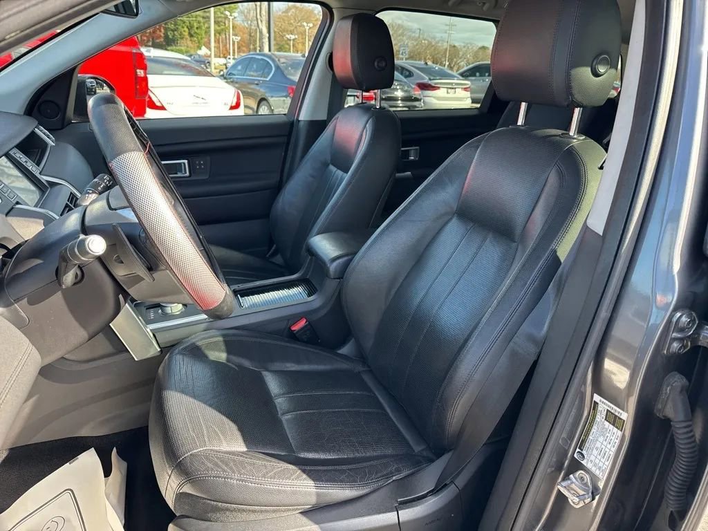 Used 2016 Land Rover Discovery Sport HSE image 2
