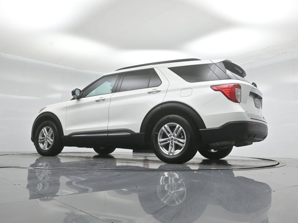 Certified 2024 Ford Explorer XLT RWD image 50