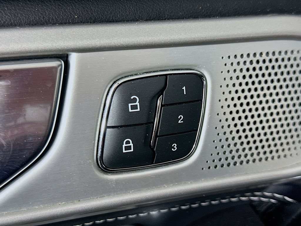 Used 2021 Ford Explorer ST w/ Equipment Group 401A AWD/4WD image 22