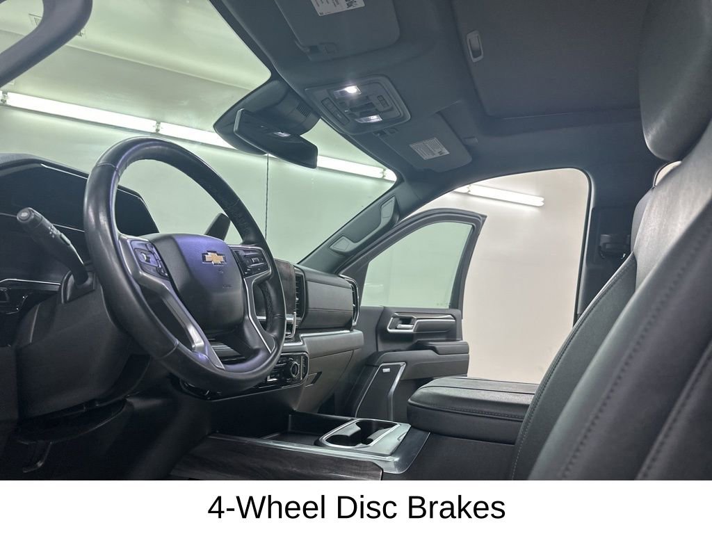 Used 2025 Chevrolet Silverado 2500 LTZ w/ LTZ Convenience Package image 31