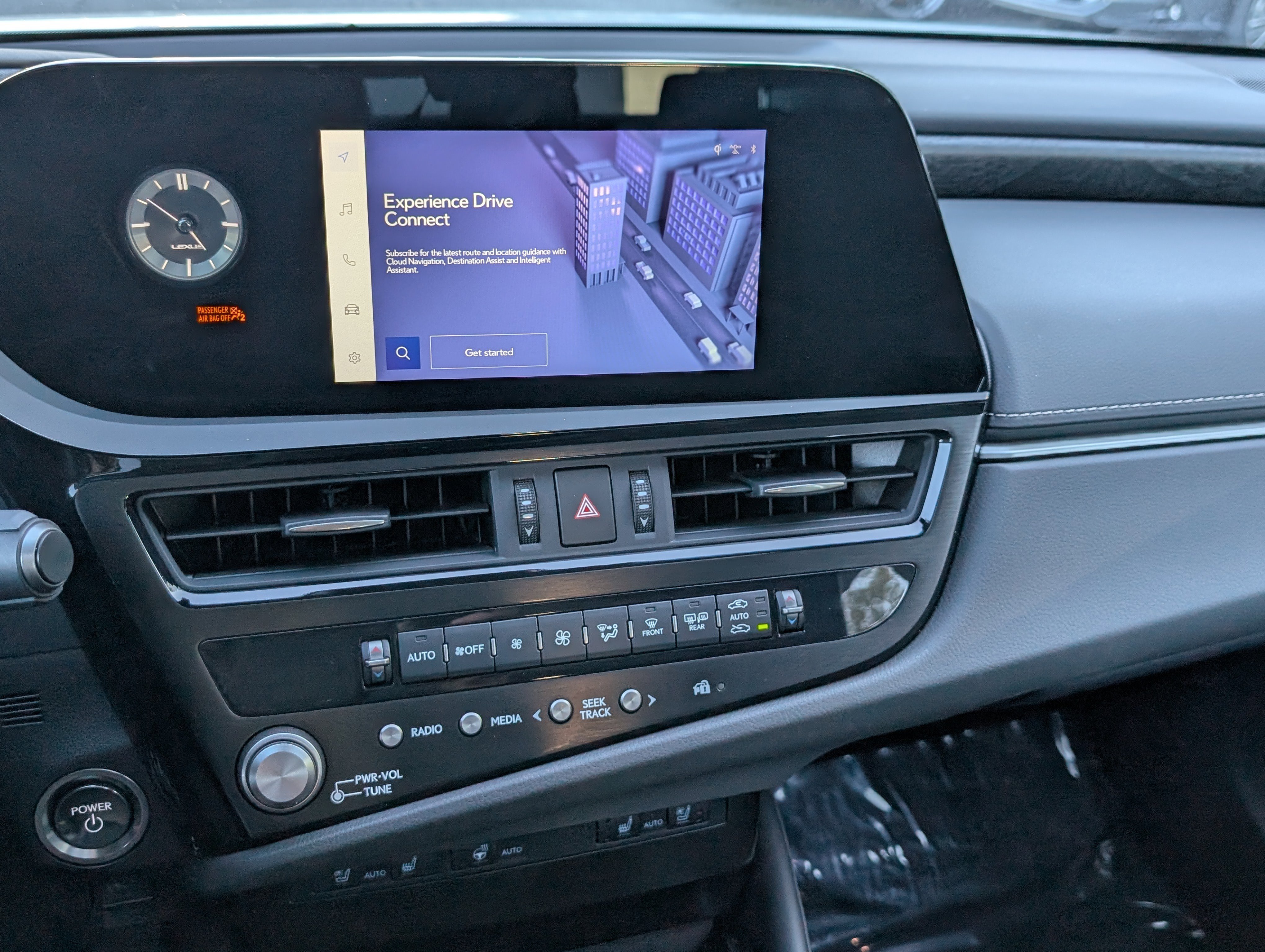 Certified 2024 Lexus ES 300h w/ Premium Package image 28