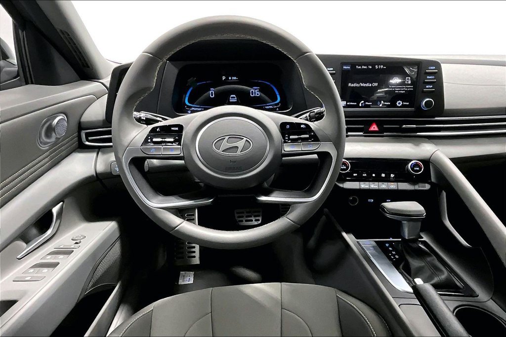 New 2026 Hyundai Elantra SEL Sport Premium FWD image 11