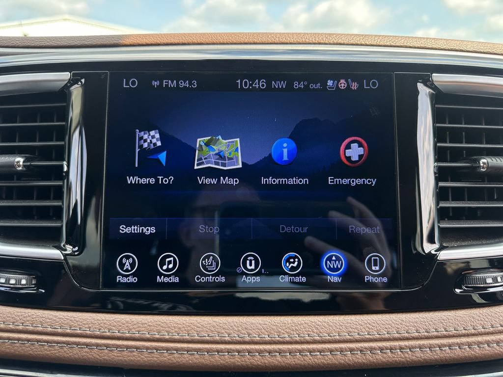 Used 2017 Chrysler Pacifica Limited w/ UConnect Theater Package FWD image 44