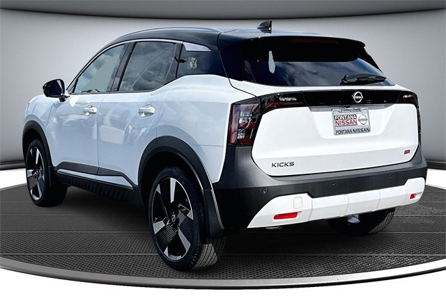 New 2026 Nissan Kicks SR image 3