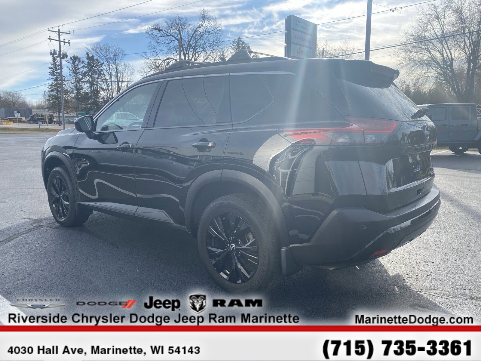 Used 2023 Nissan Rogue SV w/ SV Premium B Package image 7