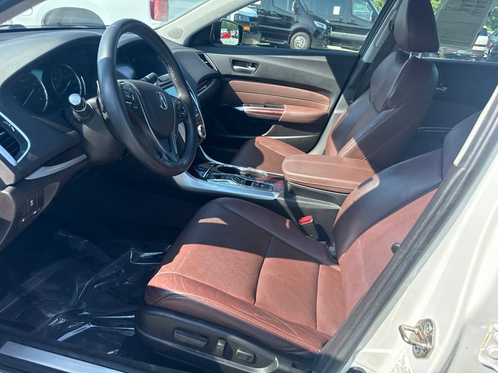 Used 2016 Acura TLX w/ Technology Package FWD image 3