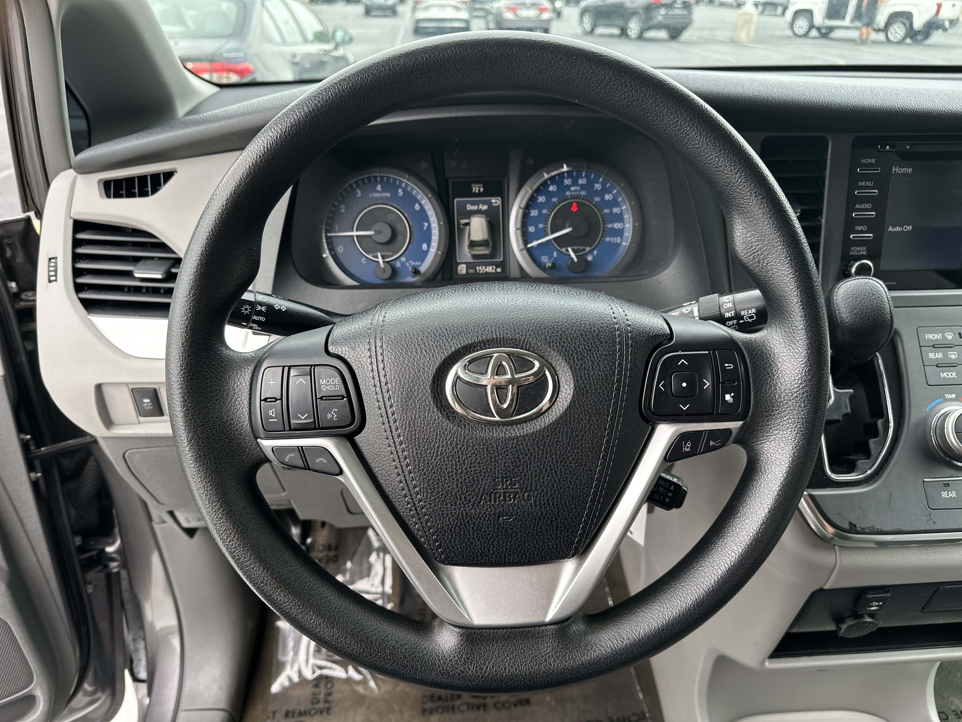 Used 2018 Toyota Sienna LE FWD image 18