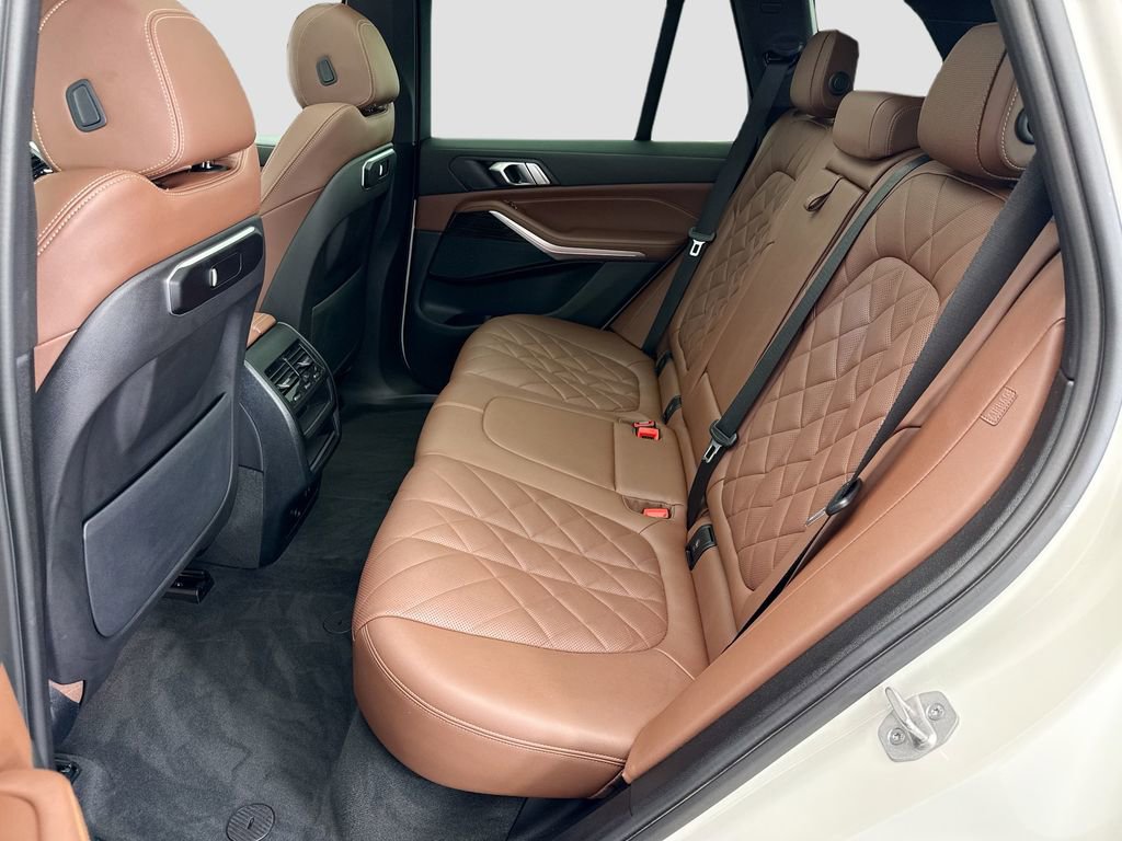Used 2024 BMW X5 xDrive40i w/ Parking Assistance Package image 20