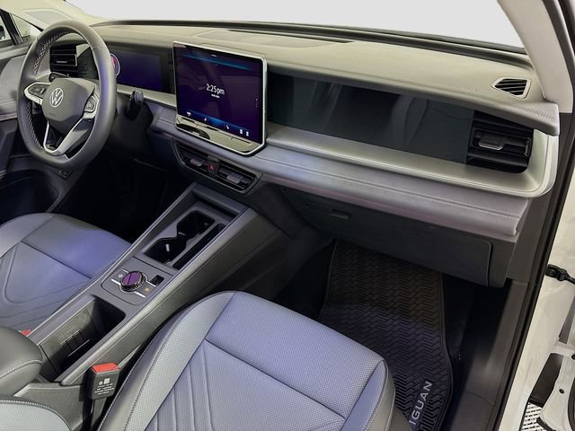 New 2025 Volkswagen Tiguan SE image 31