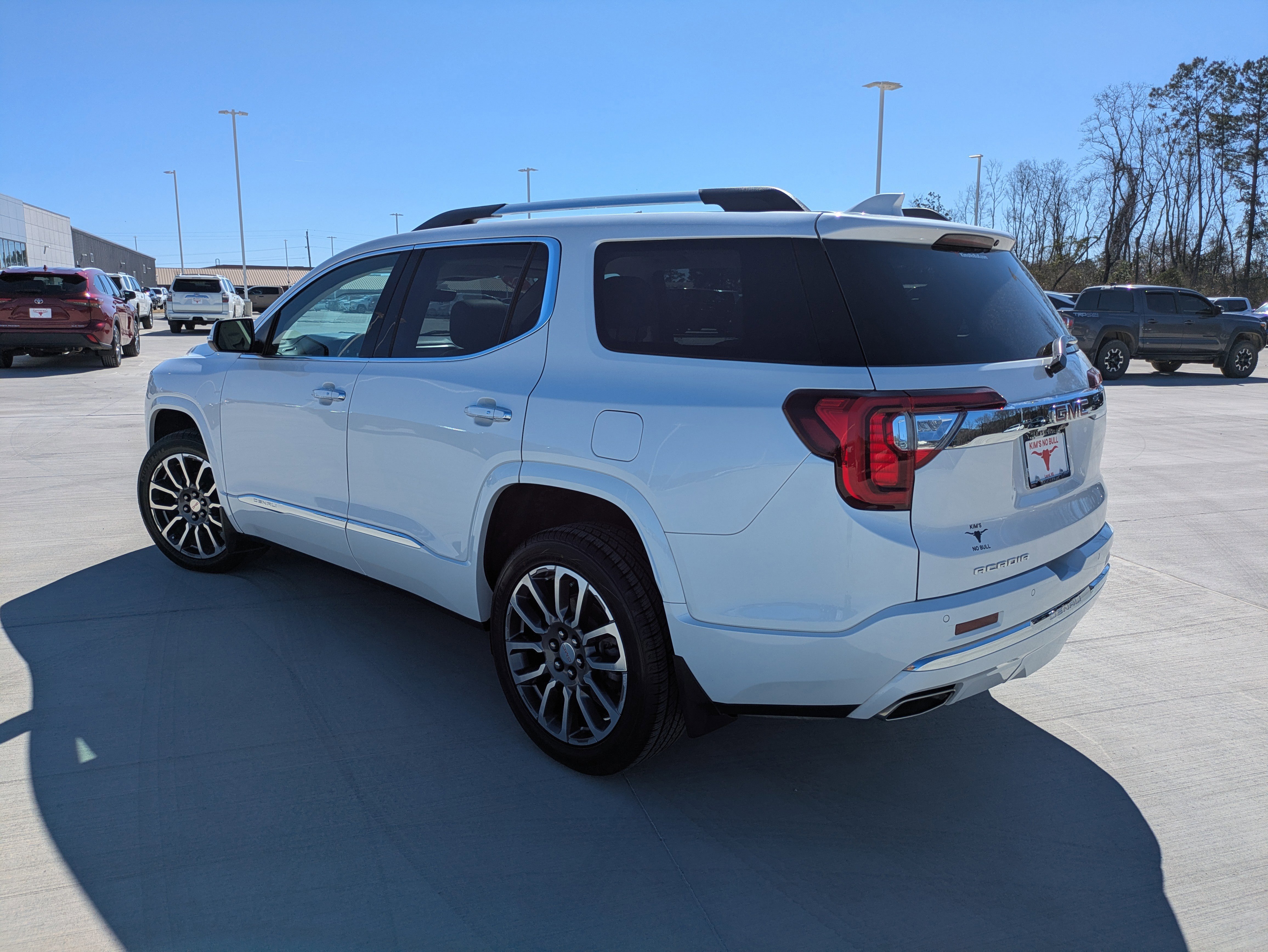 Used 2022 GMC Acadia Denali w/ Denali Ultimate Package image 5