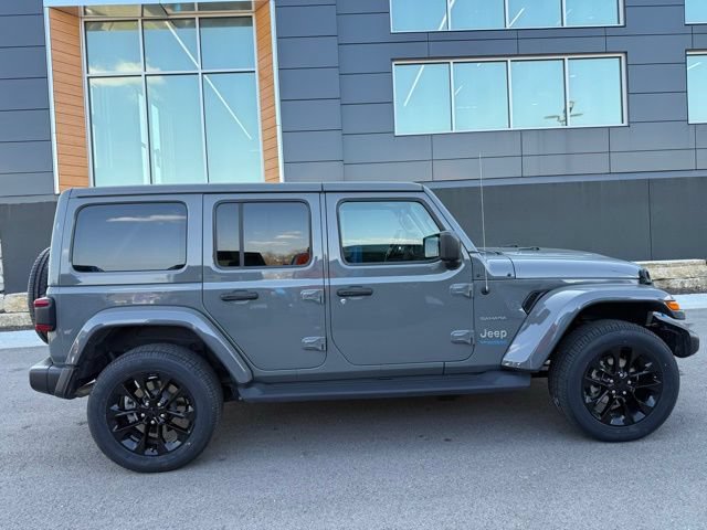 Used 2022 Jeep Wrangler Unlimited Sahara w/ Cold Weather Group AWD/4WD image 2