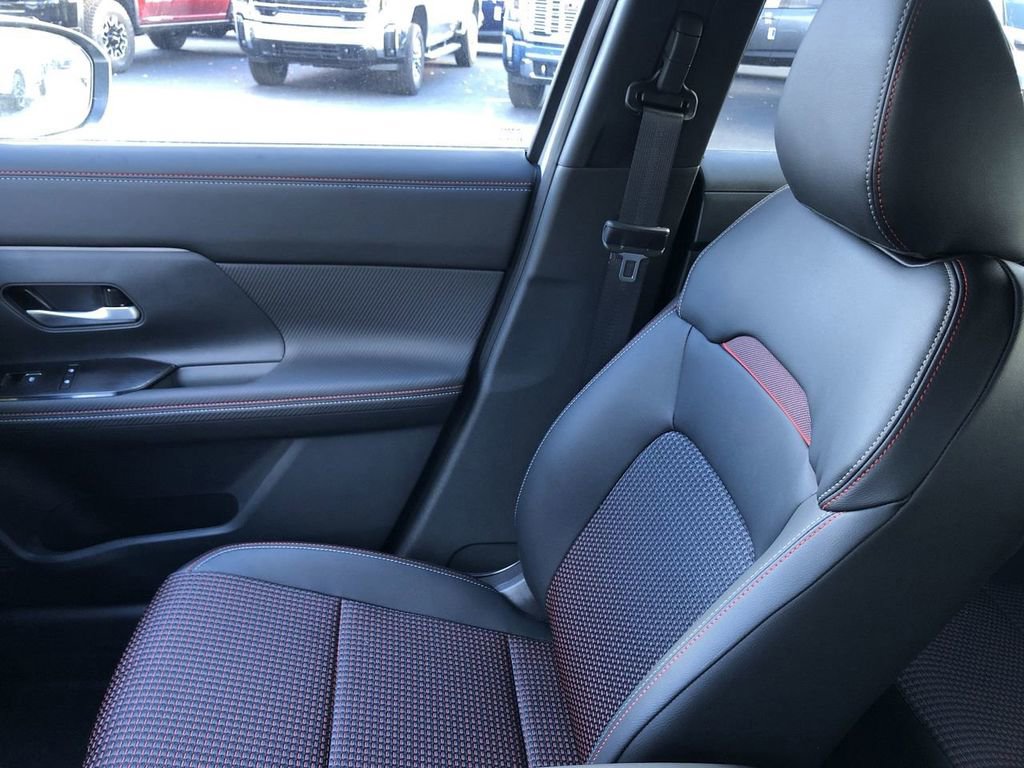 New 2026 Nissan Kicks SR w/ Cold Weather Package image 30