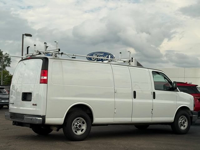 Used 2017 GMC Savana 3500 Extended RWD image 27
