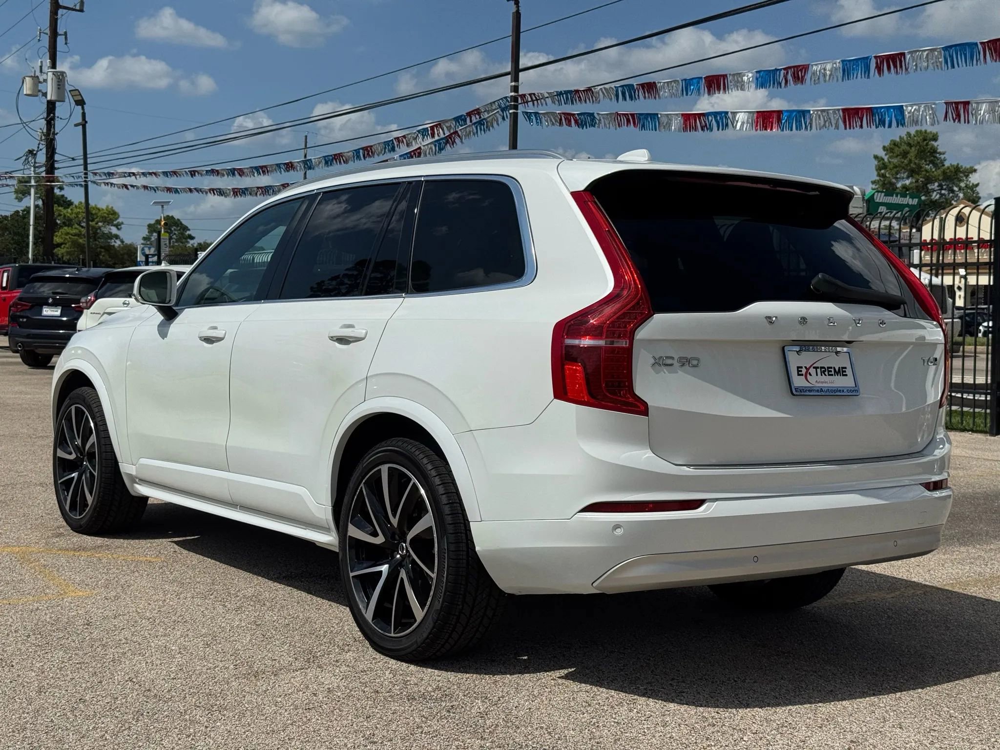 Used 2022 Volvo XC90 T6 Momentum w/ Advanced Package image 10