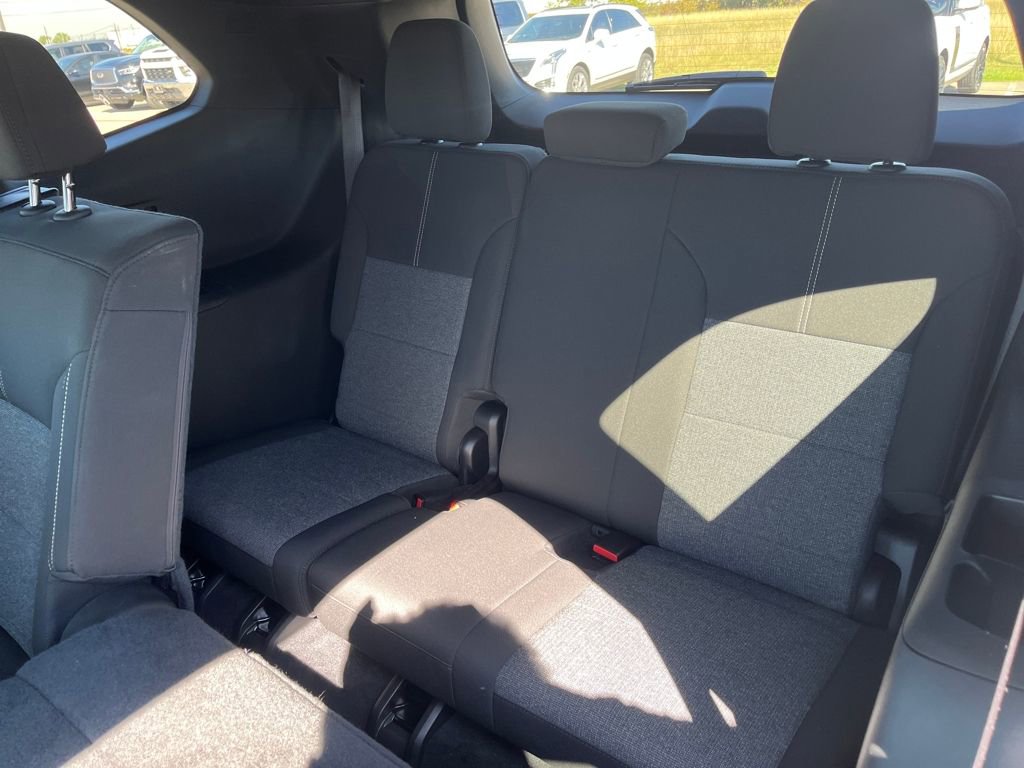 Used 2025 GMC Acadia Elevation image 36