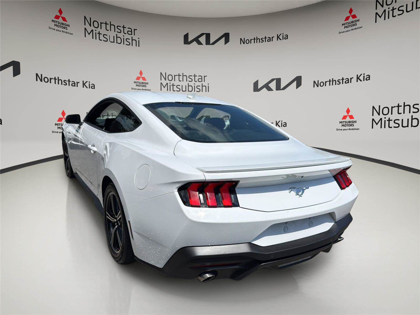 Used 2025 Ford Mustang Premium RWD image 3