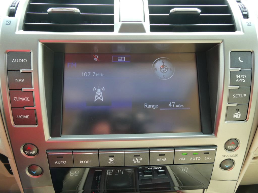 Used 2015 Lexus GX 460 w/ Premium Package image 32