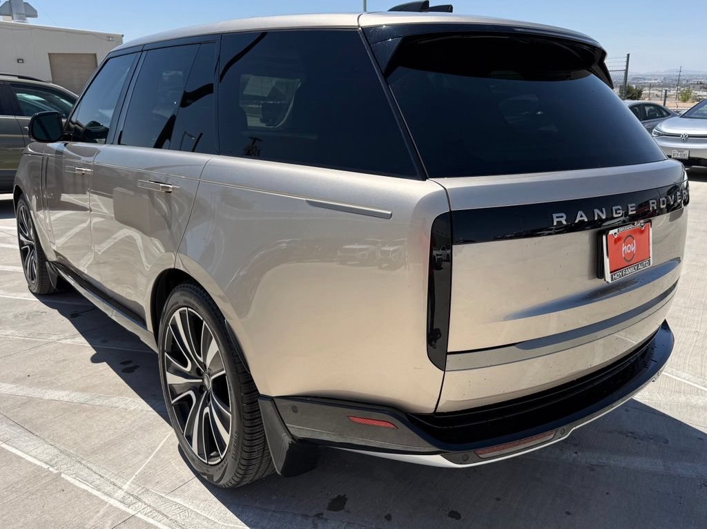 Used 2024 Land Rover Range Rover SE AWD/4WD image 7