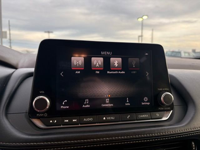 Used 2022 Nissan Rogue SV image 17