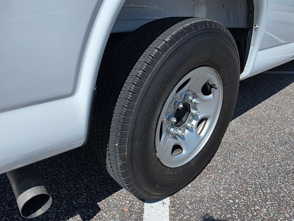 Certified 2025 Chevrolet Express 3500 LS RWD image 27
