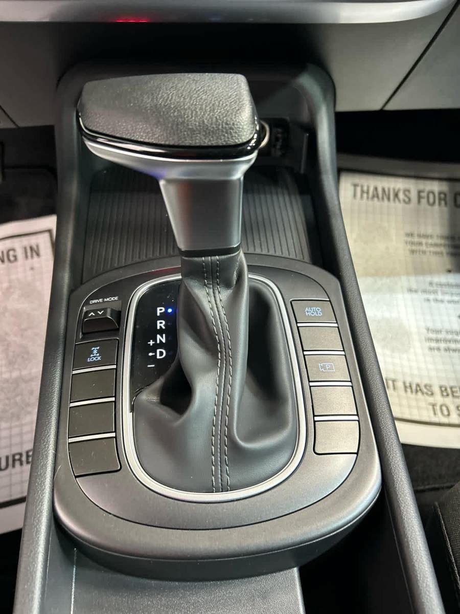 New 2027 Hyundai Kona SE AWD/4WD image 7