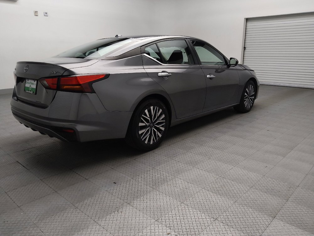 Used 2024 Nissan Altima 2.5 SV image 9