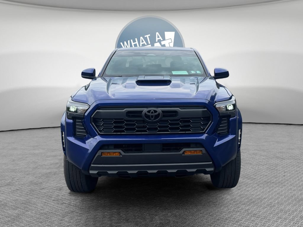 Used 2025 Toyota Tacoma TRD Sport AWD/4WD image 9