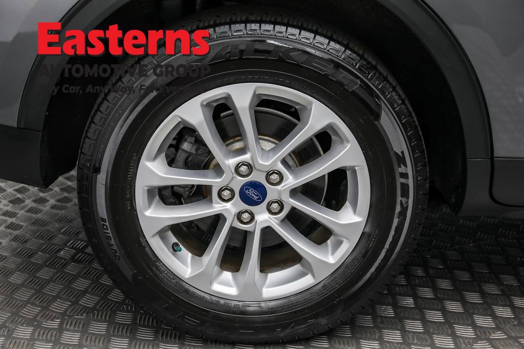 Used 2022 Ford Escape SE w/ Cold Weather Package image 27