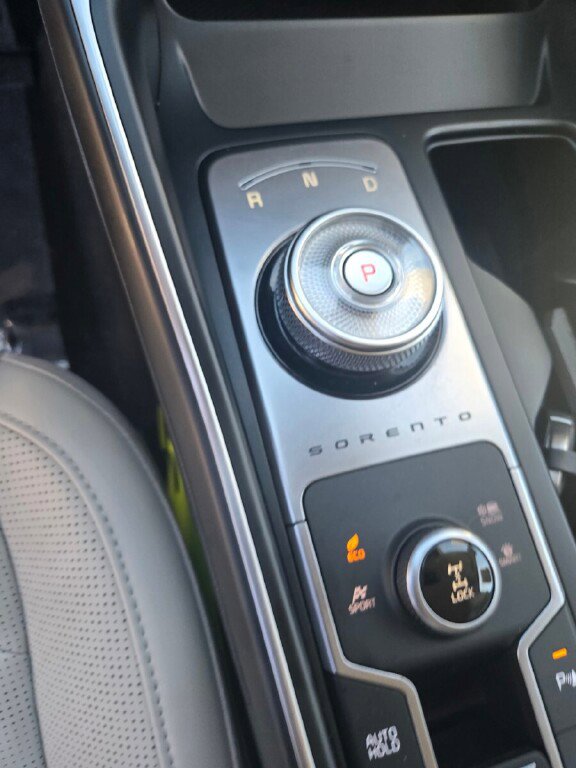 Used 2025 Kia Sorento EX image 11