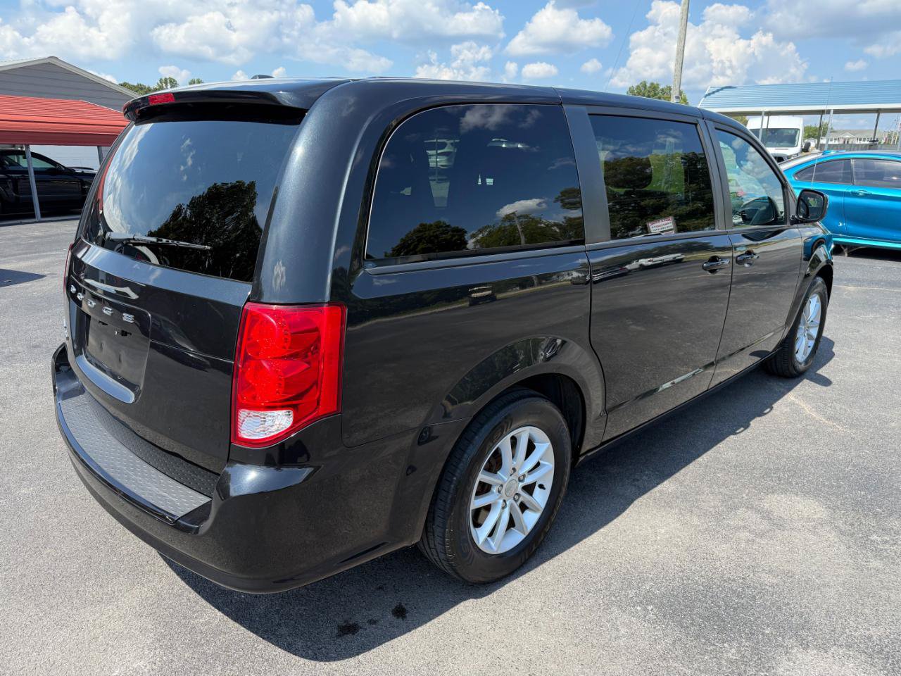 Used 2020 Dodge Grand Caravan SE FWD image 9