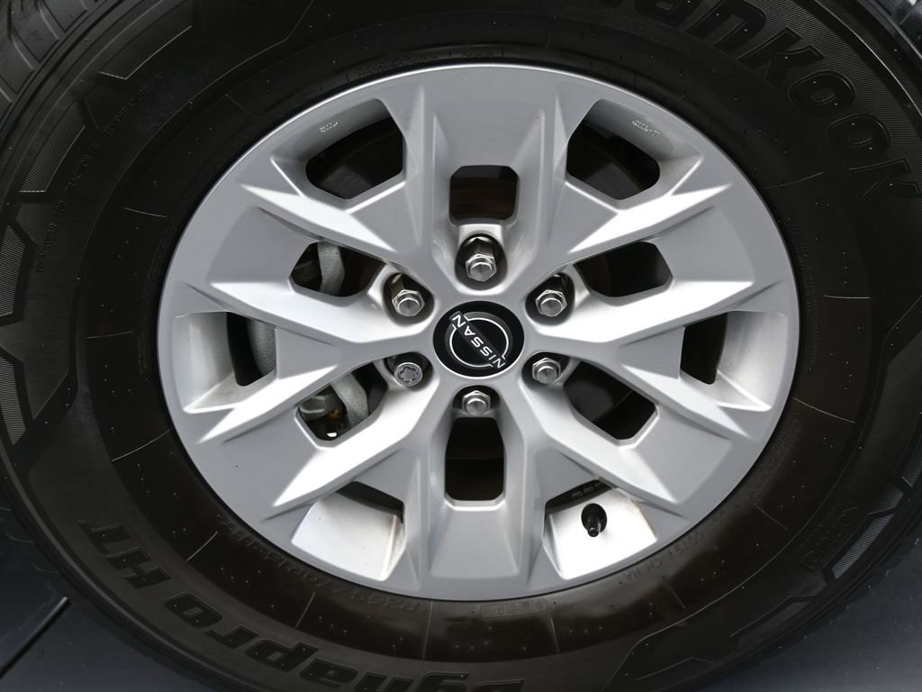 Used 2024 Nissan Frontier SV image 39
