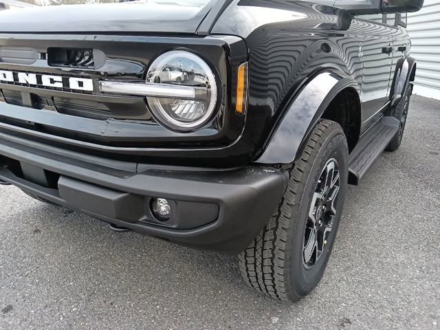 New 2025 Ford Bronco Outer Banks image 9