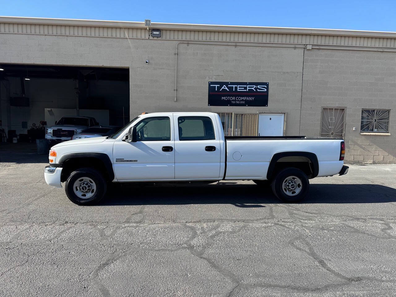 Used 2006 GMC Sierra 2500 W/T w/ Heavy-Duty Power Package RWD image 5