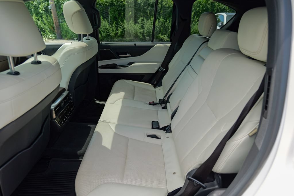 Used 2024 Lexus LX 600 4WD w/ Appearance Package image 29