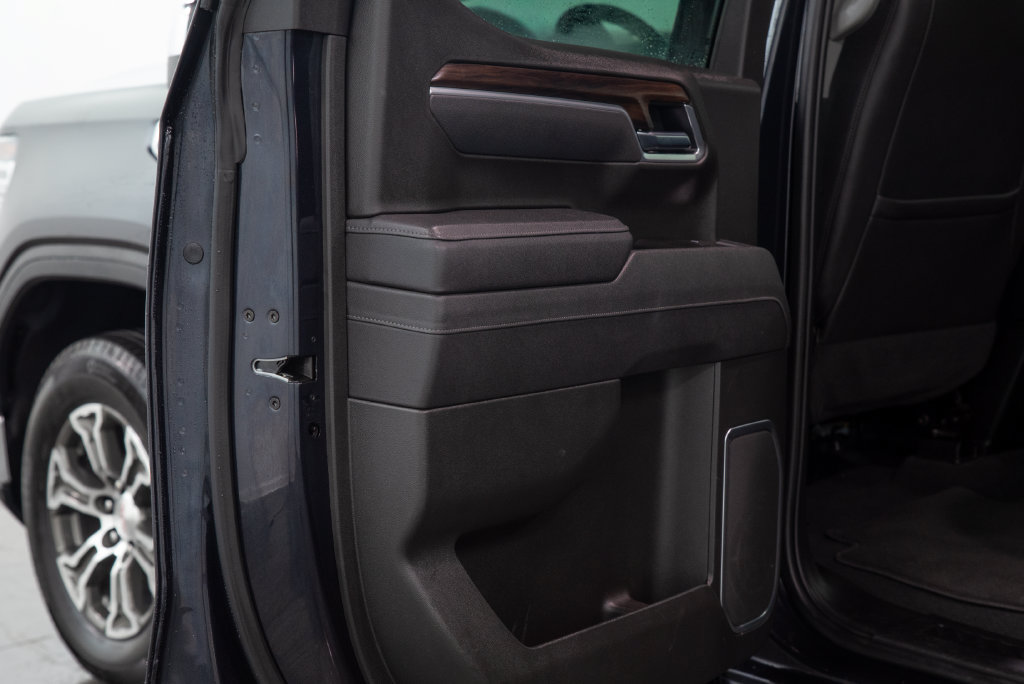 Used 2025 GMC Sierra 1500 SLT RWD image 7
