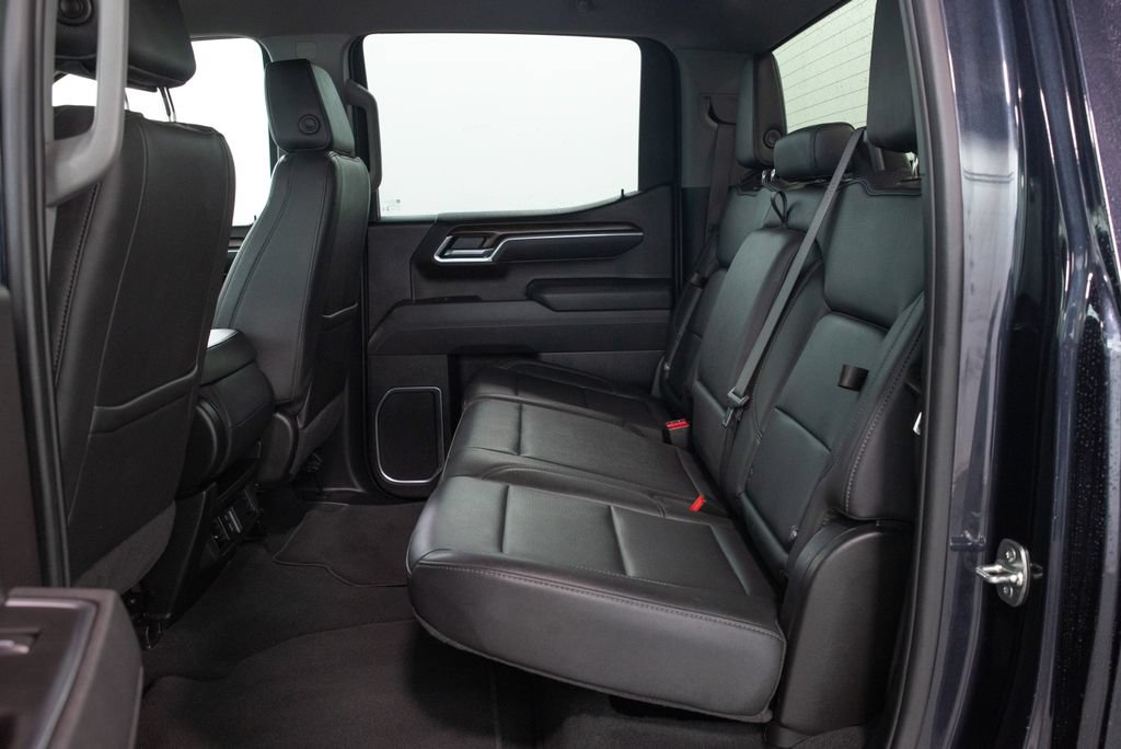 Used 2025 GMC Sierra 1500 SLT RWD image 8