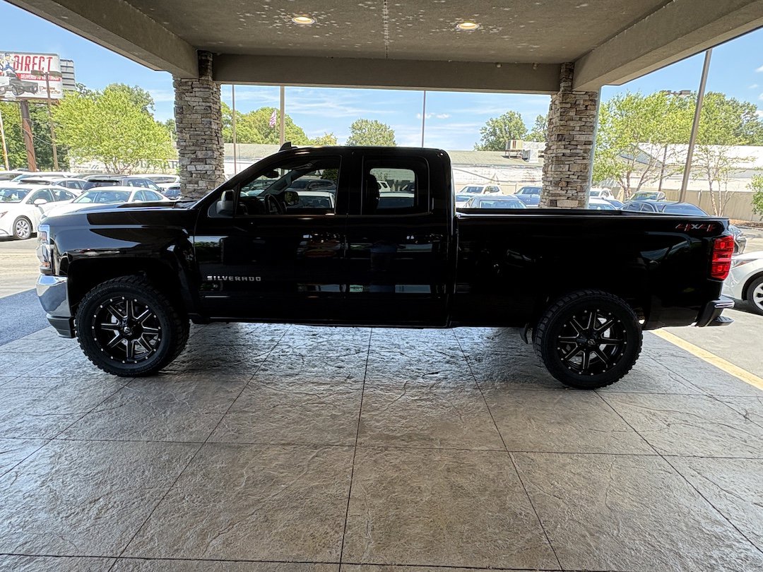 Used 2018 Chevrolet Silverado 1500 LT w/ All Star Edition AWD/4WD image 9