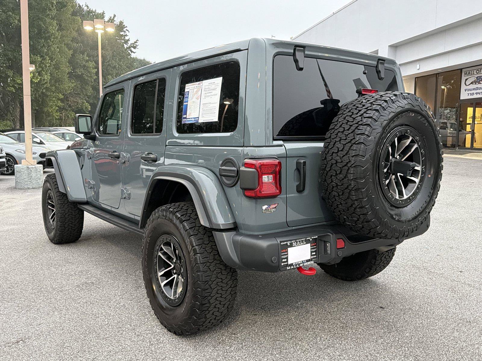 Used 2025 Jeep Wrangler Unlimited Rubicon AWD/4WD image 7