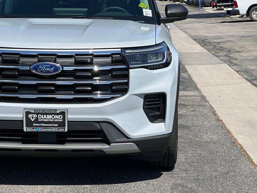 New 2026 Ford Explorer Active RWD image 13