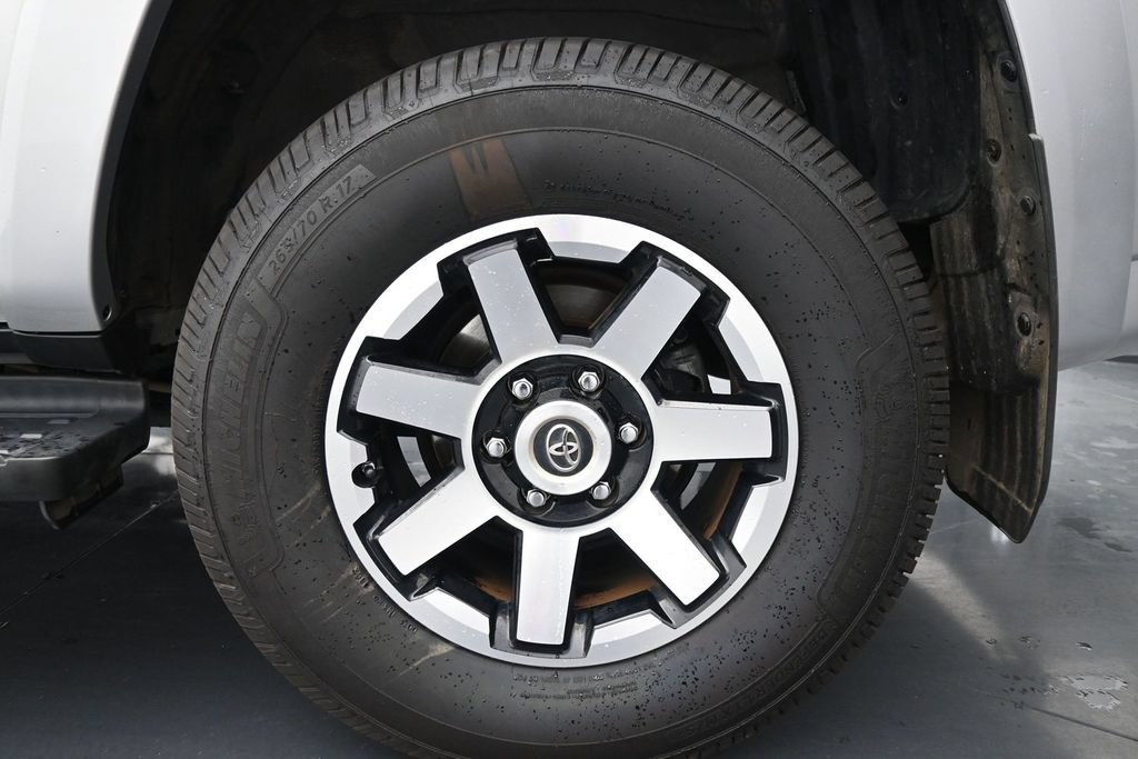 Used 2021 Toyota 4Runner TRD Off-Road AWD/4WD image 15