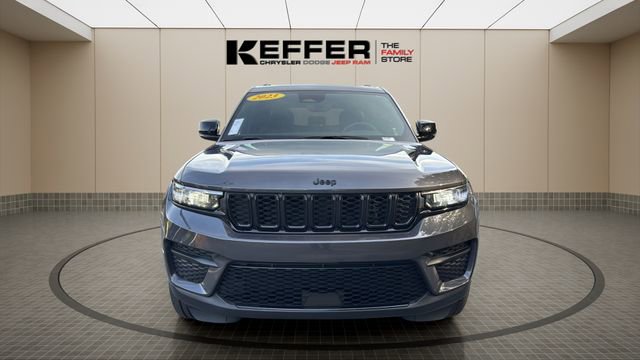 Certified 2023 Jeep Grand Cherokee Altitude image 8