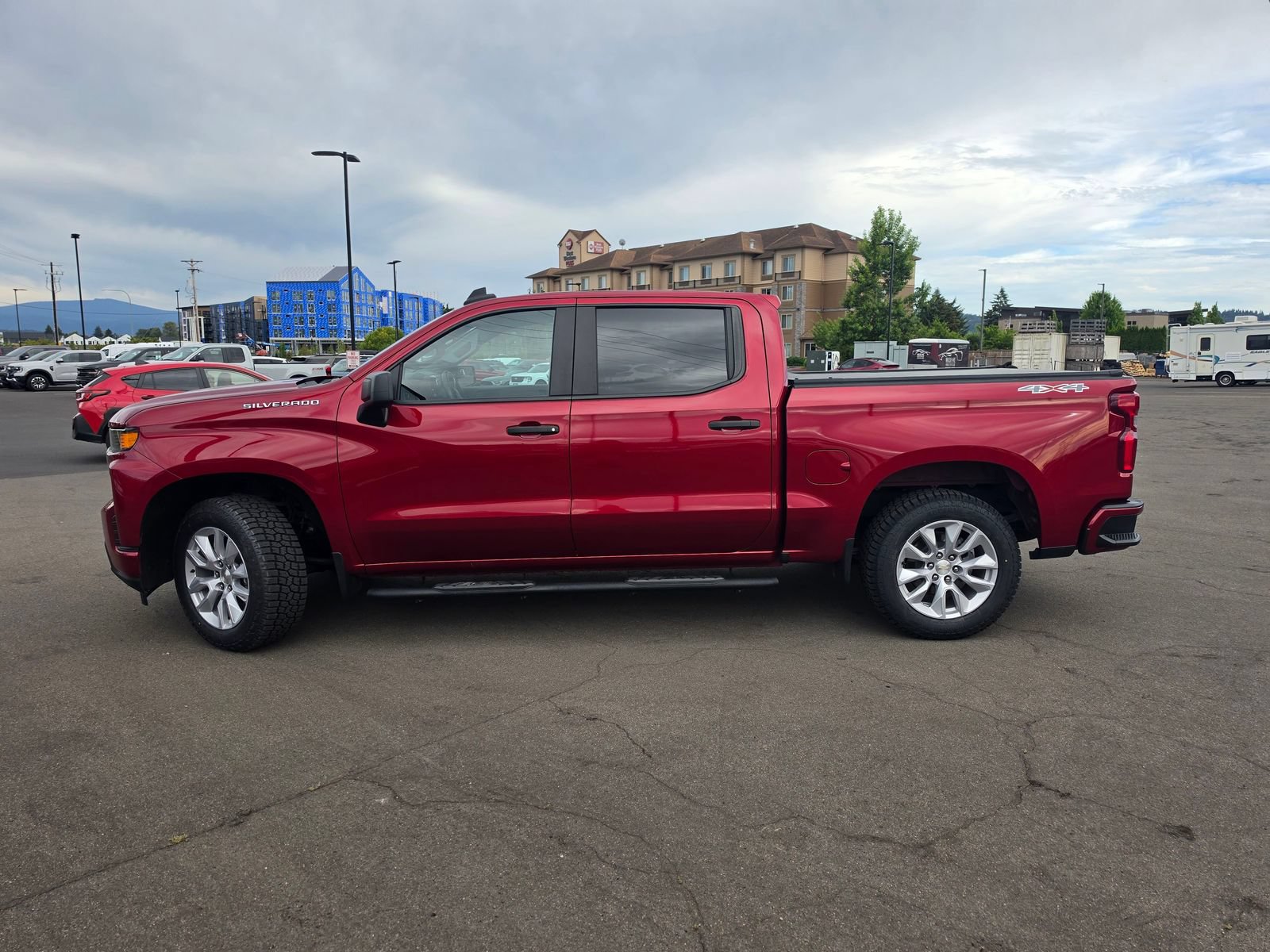 Used 2022 Chevrolet Silverado 1500 Custom w/ Safety Confidence Package AWD/4WD image 10