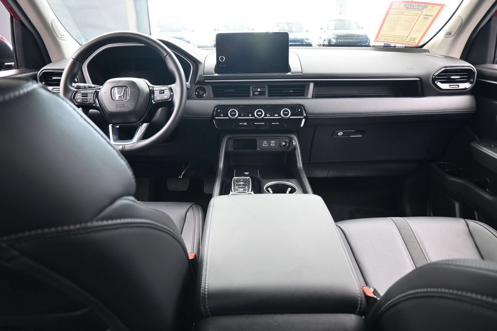 Used 2025 Honda Pilot Touring image 46