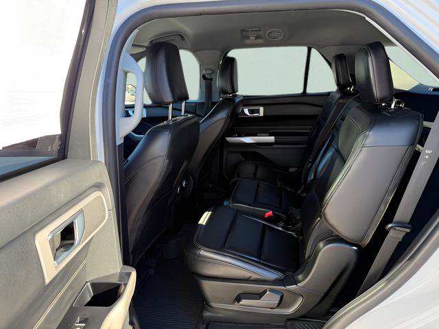 Used 2022 Ford Explorer XLT w/ Equipment Group 202A AWD/4WD image 5