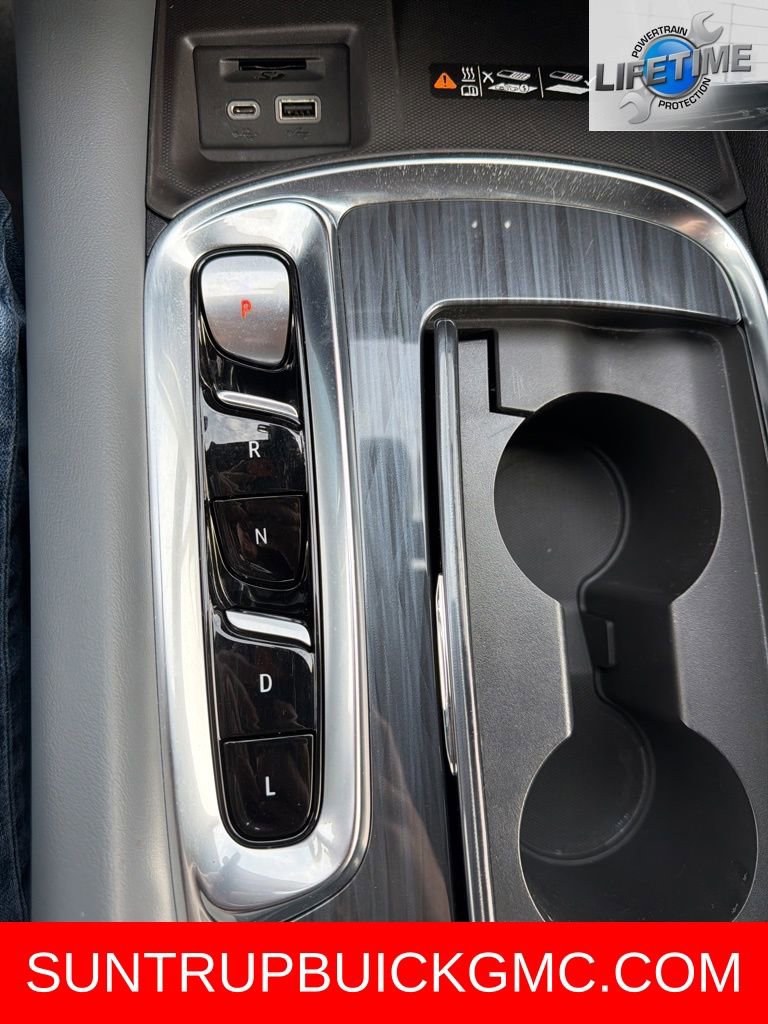 Used 2024 Buick Enclave Essence image 28