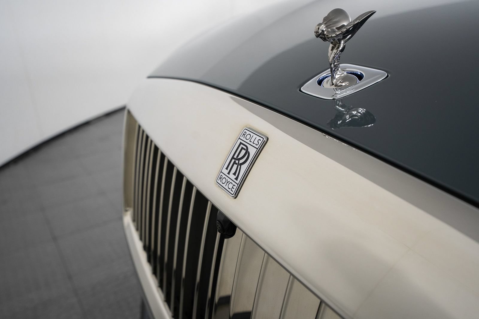 Used 2024 Rolls-Royce Spectre w/ Leather Finishing Pack AWD/4WD image 10